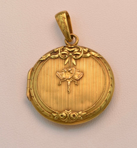 18K yellow gold, French Art Nouveau locket