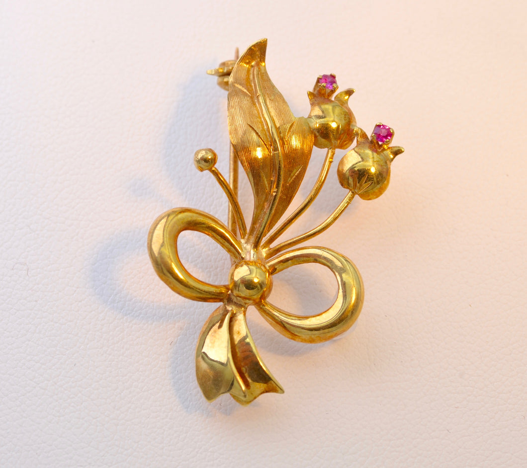 18K Yellow Gold Brooch with Rubies