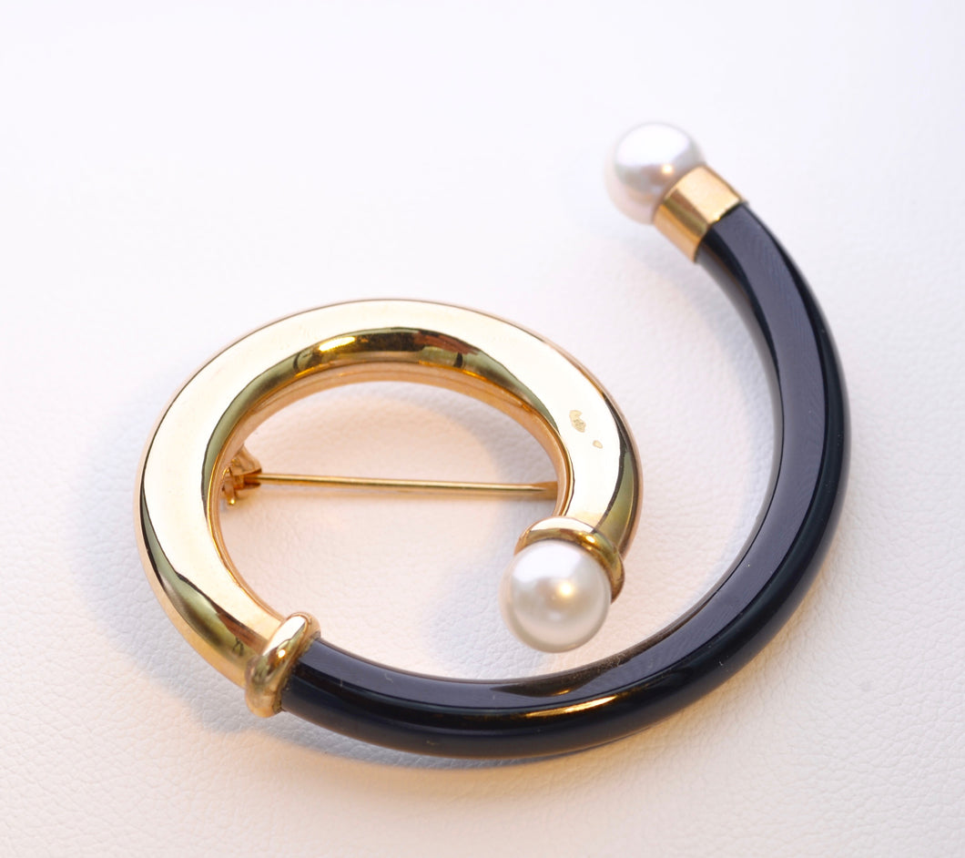 14K Black Onyx and Cultured Pearl Brooch