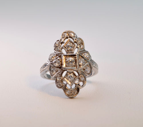 14K white gold Antique ring with 20 old mine cut Diamonds, ca.1920