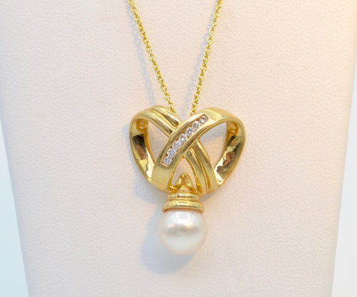 Infinity Gold, Diamond and Pearl Necklace