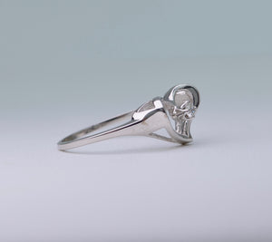 14K heart-shaped white gold ring with one center diamond